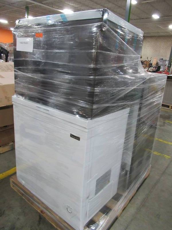 lot 206 image: WHOLESALE MIXED PALLET OF RETURNS - REFRIGERATORS AND FREEZER