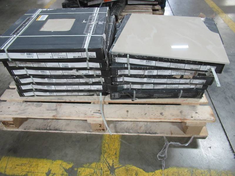lot 267 image: MSI Paradiso Cream 20 in. x 20 in. Polished Porcelain Floor and Wall Tile (19.46 sq. ft.  case) - 11 Cases