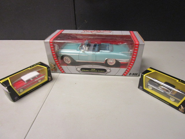 NEW YAT MING ROAD SIGNATURE DIE CAST CAR MODELS