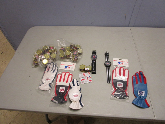 NEW MAJOR LEAGUE BASEBALL COLLECTIBLES