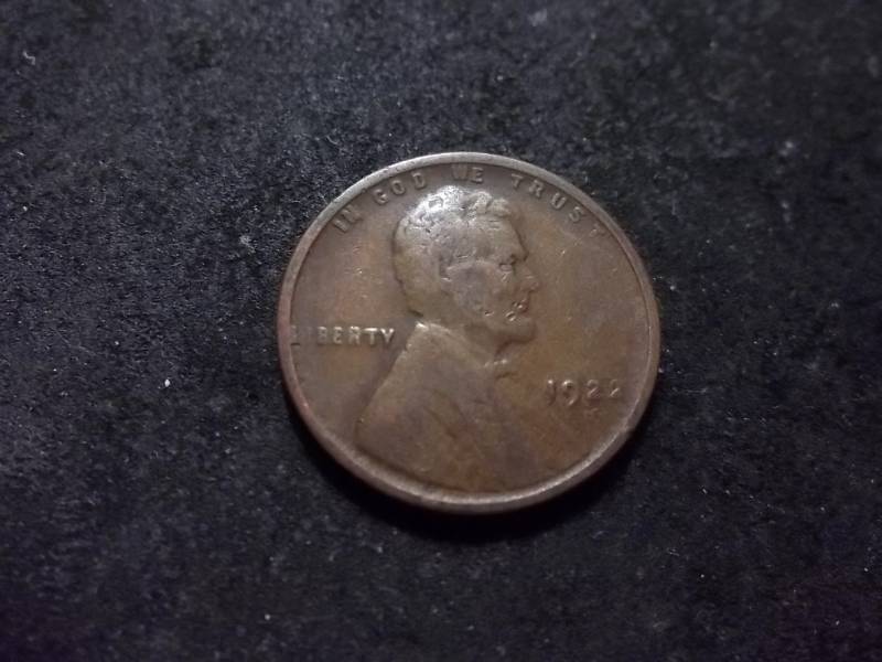 lot 147 image: 1922 Weak D Strong Reverse Lincoln Cent