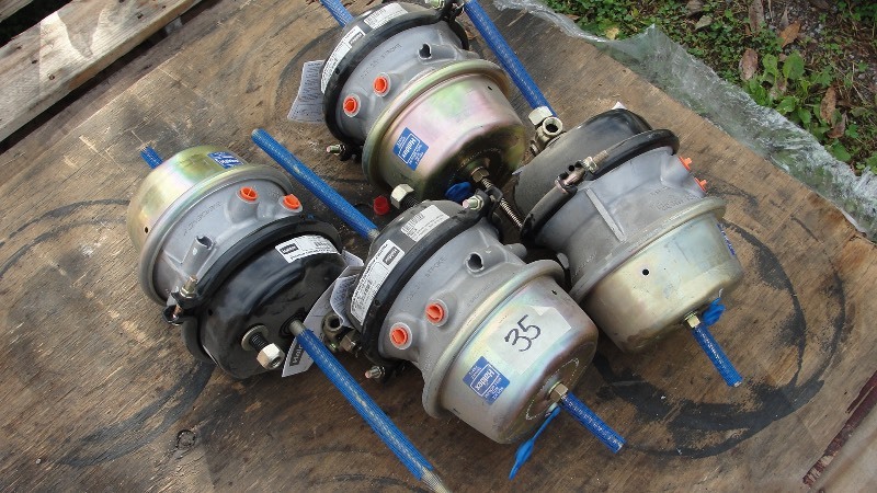 4- HOLDEX BRAKE CANS