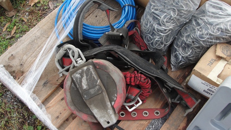 SAFETY HARNESS, STAINLESS U-BOLTS, AIRLINE, FITTINGS