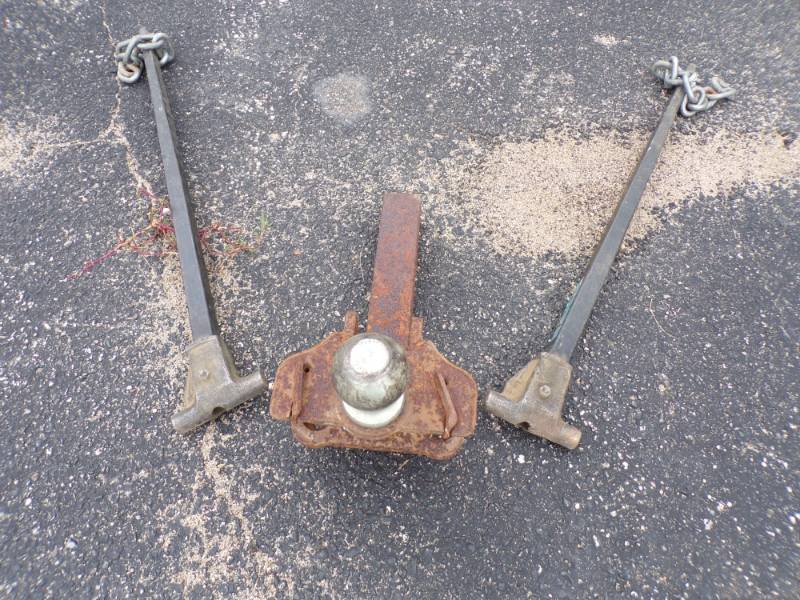 lot 13 image: Trailer Reviver Hitch with Sway Bars and 2 516 Ball
