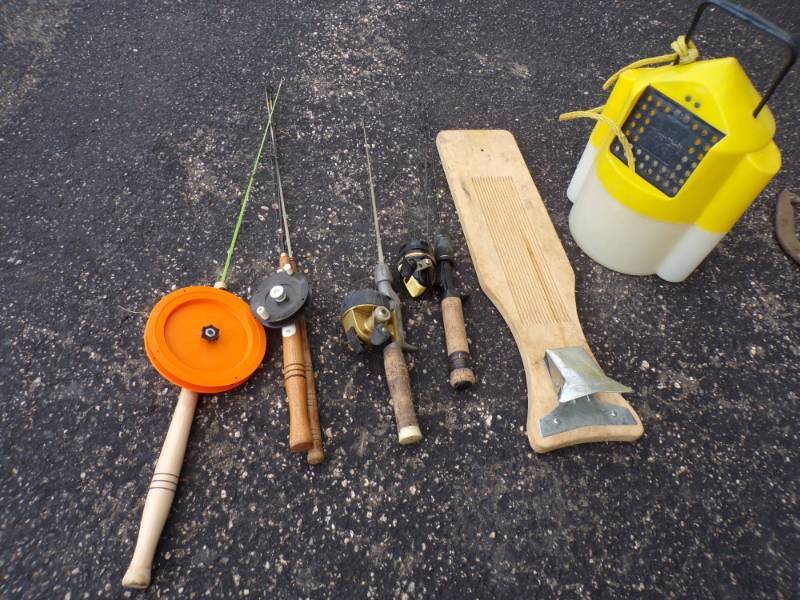 lot 22 image: 5 Ice Fishing Rods, Fish Cleaning Board and Minnow Pail