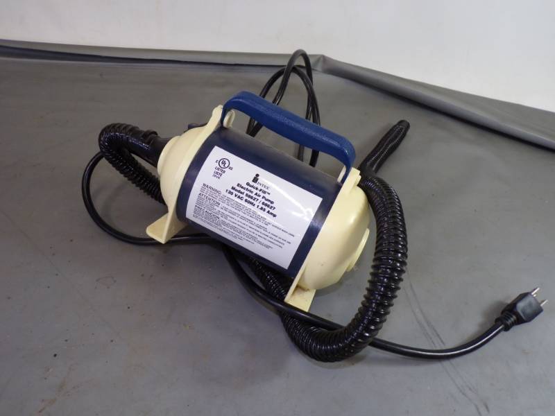 lot 44 image: 110v Air Pump