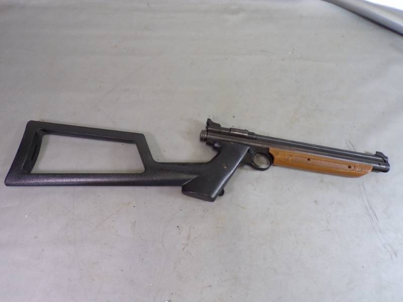 lot 5 image: Crossman Air Guns American Classic Model 1377 .177 Pellet gun
