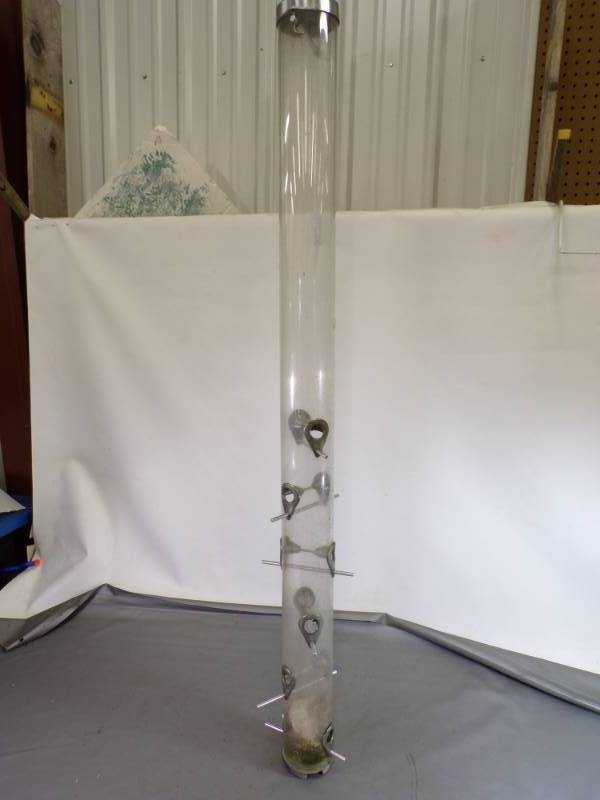 lot 50 image: 4 Bird Tube Feeder