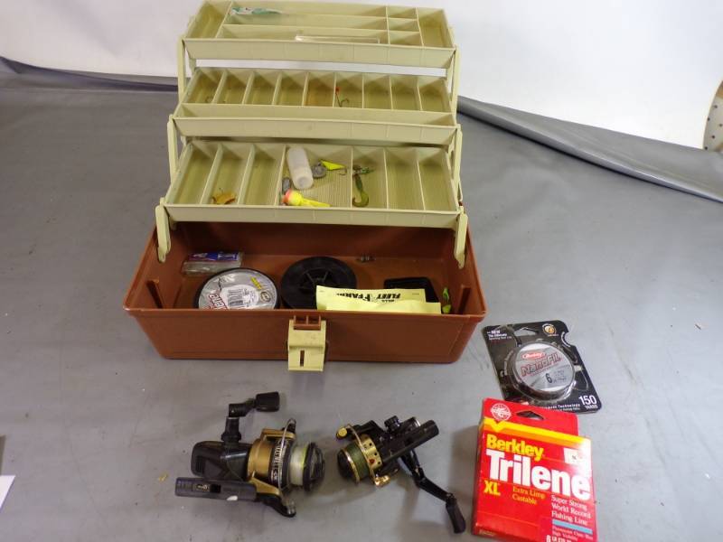lot 52 image: Tackle Box with Tackle and 2 Reels