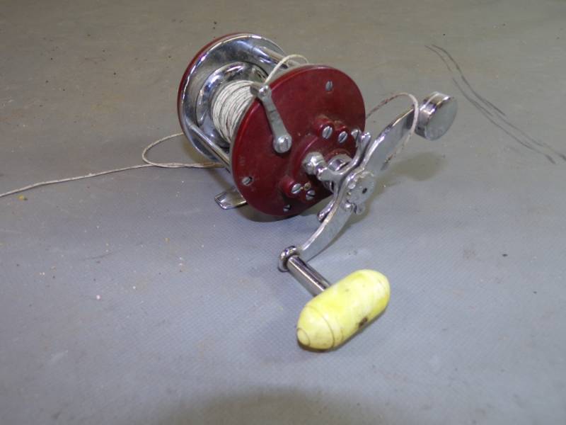 lot 53 image: Vintage Penn Peerlass No 9 Reel