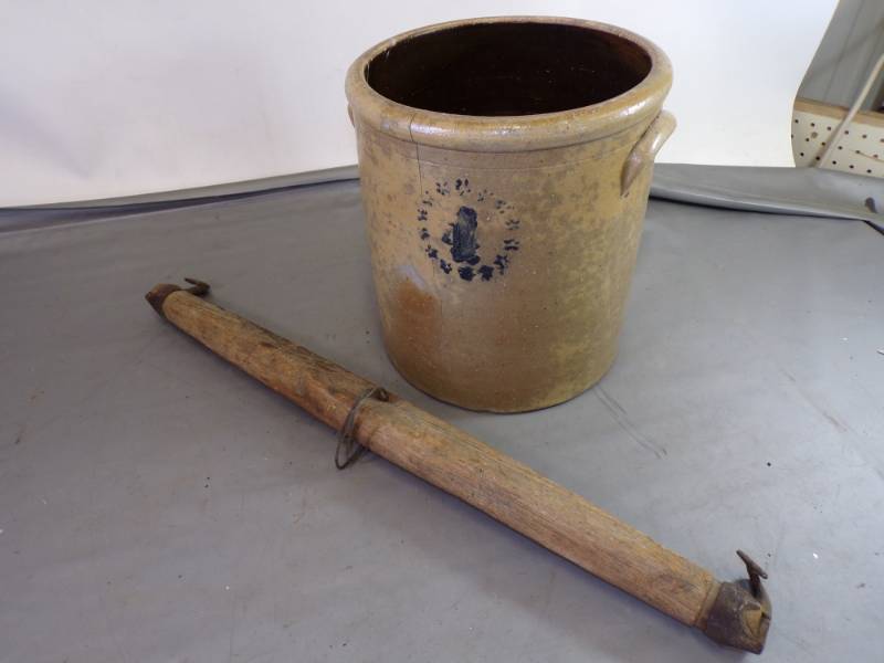 lot 60 image: Vintage Crock and Horse Evener