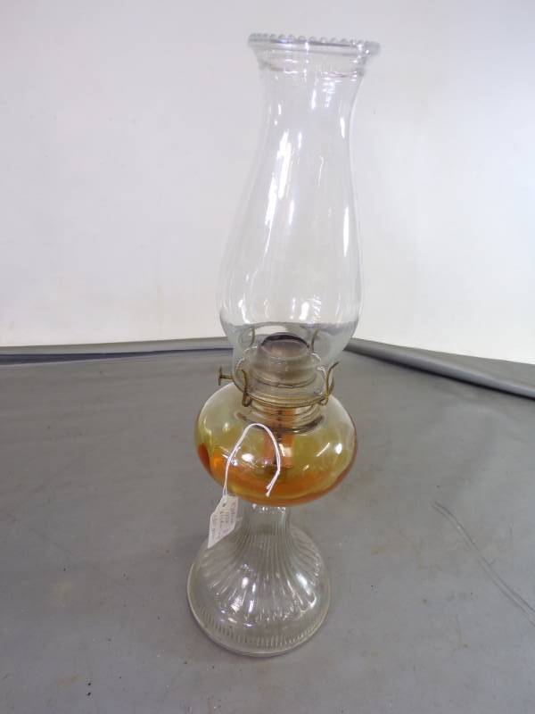 lot 61 image: Vintage Aladdin Kerosene Lamp