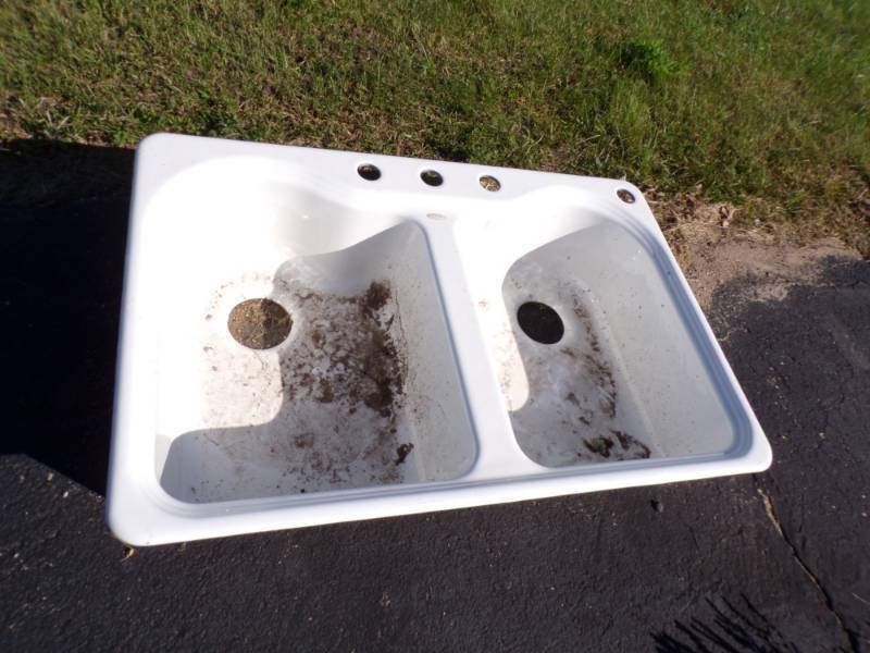lot 66 image: Cast Iron Sink Kohler