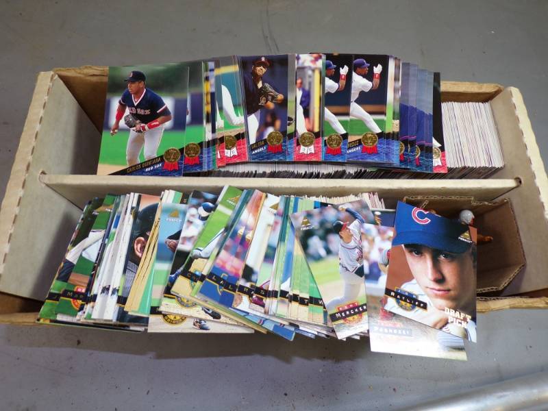 lot 73 image: 1100 Plus Baseball Cards 1990-1993