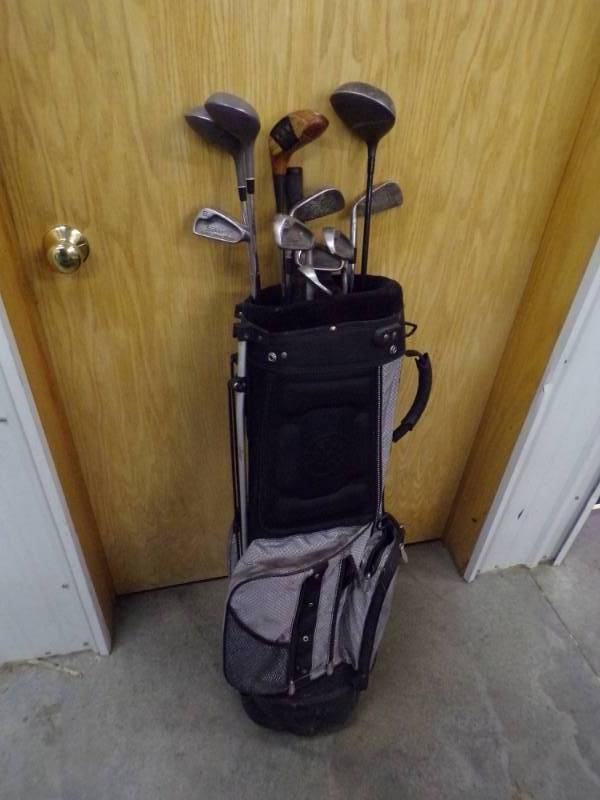 lot 132 image: Golf Clubs with Bag
