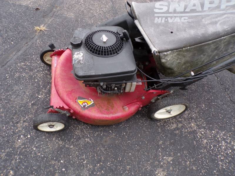 lot 134 image: Snapper with Bagger Push Mower