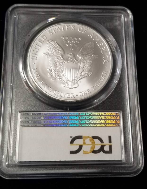 lot 71 image: 2007 AMERICAN SILVER EAGLE 1 TROY OZ. .999 FINE SILVER MS69 PCGS