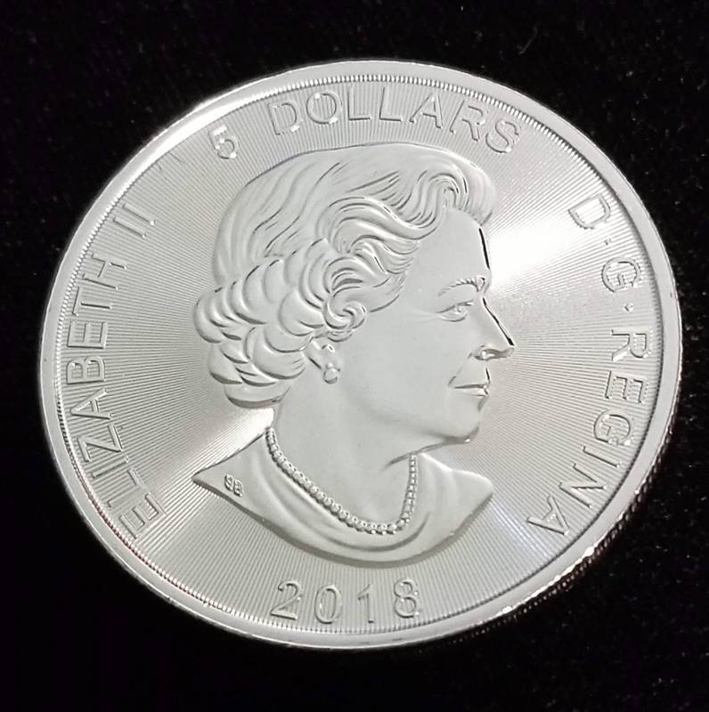 lot 22 image: 2018 CANADA 1 OZ .9999 FINE SILVER WOLF
