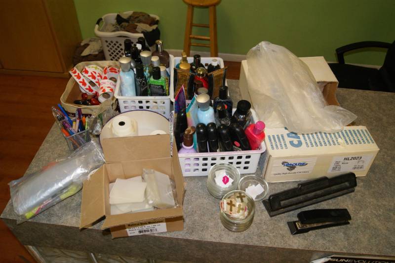 lot 24 image: Lot of Misc. Items