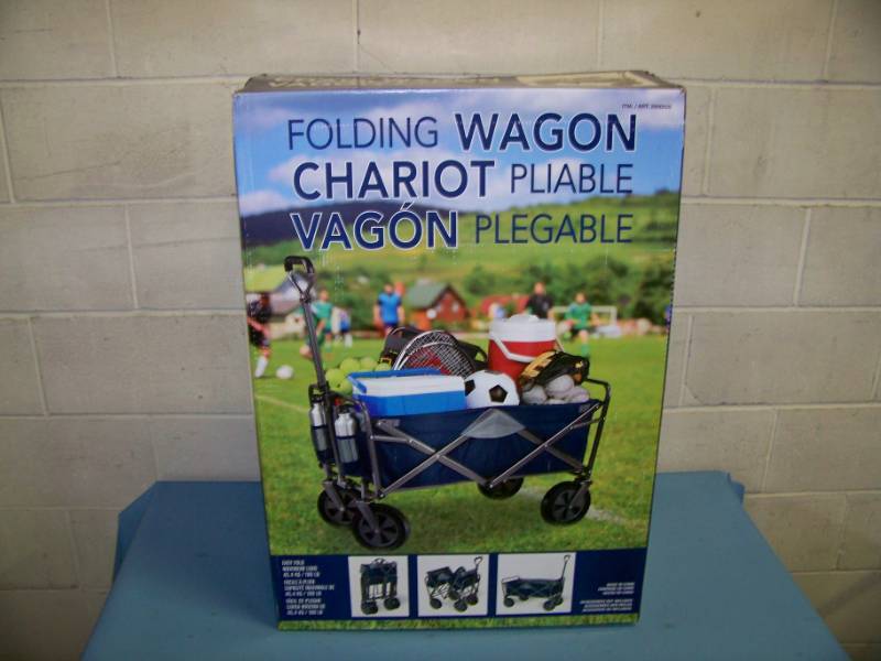 lot 46 image: Collapsible Pull Wagon with Telescoping Handle - NEW in Original, Open Box