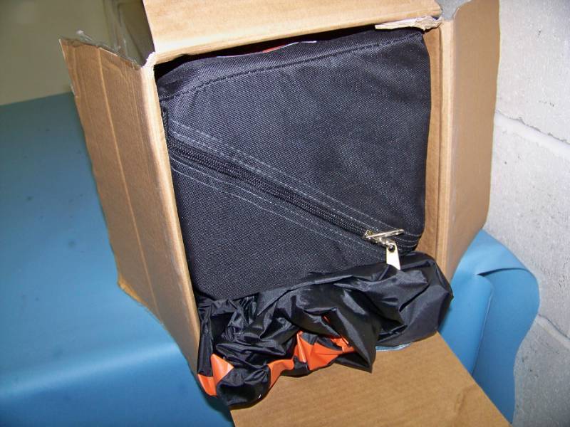 lot 34 image: Rawlings, Chicago Bears, 10 x 10 NFL Canopy and Wall in Original Box