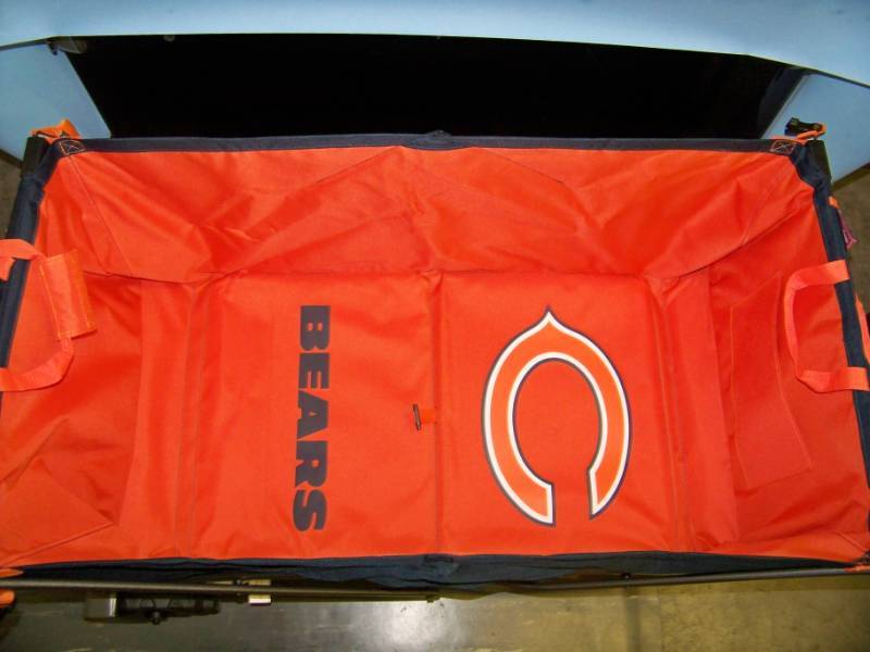 lot 33 image: Chicago Bears, NFL Collapsible Pull Wagon with Telescoping Handle