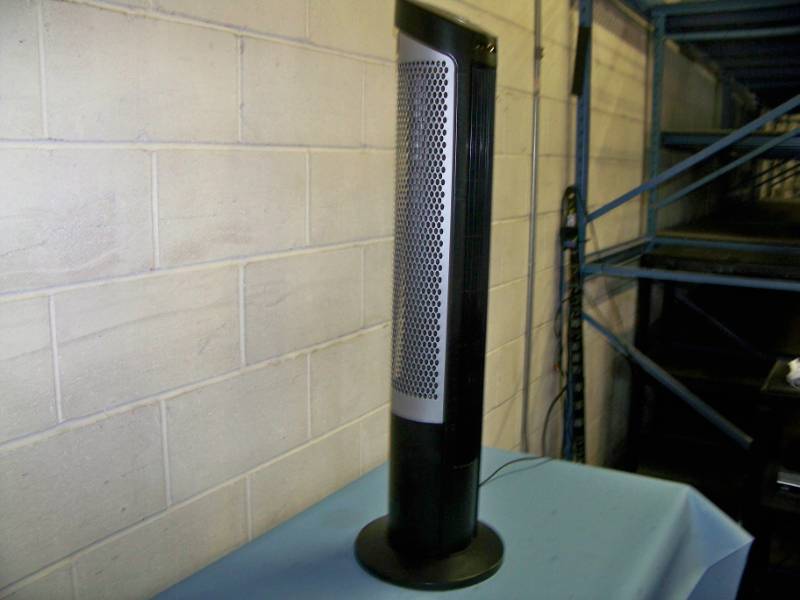 lot 57 image: Seville Classics, Oscillating Tower Fan
