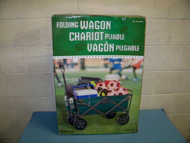 lot 47 image: Collapsible Pull Wagon with Telescoping Handle - NEW in Original, Open Box