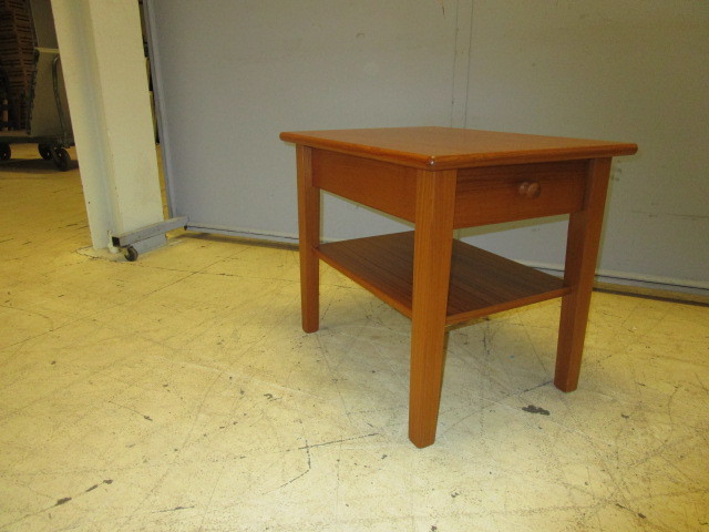 lot 611 image: TEAK END TABLE WITH DRAWER