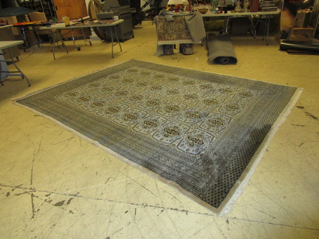 lot 613 image: BOKHARA ORIENTAL RUG