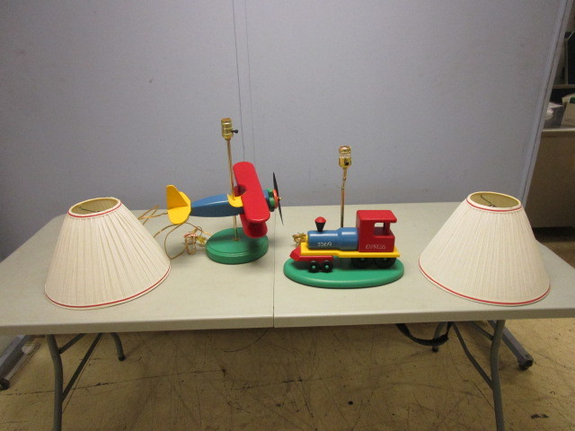 lot 636 image: TWO VINTAGE INMON ENTERPRISES WOODEN TOY LAMPS