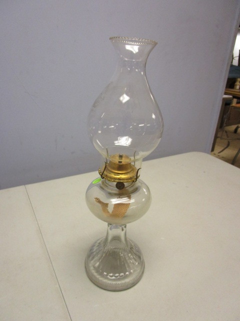 lot 637 image: EAGLE GLASS OIL LAMP
