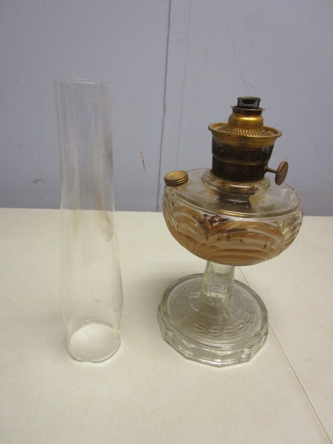 lot 639 image: ALADDIN OIL LAMP