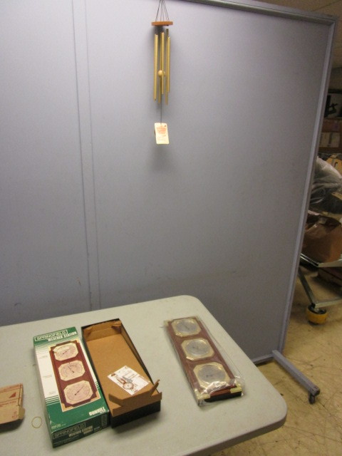 lot 665 image: WEATHER STATION AND WIND CHIMES