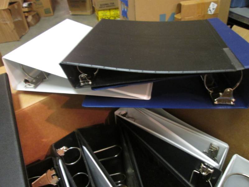 lot 5 image: 22 Assorted 3-Ring Binders  RMT...