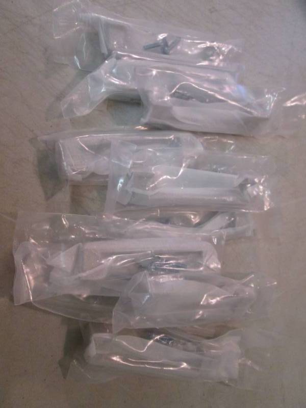 lot 15 image: 10-Pack of ROMA 3 34 Center-to-Ce...