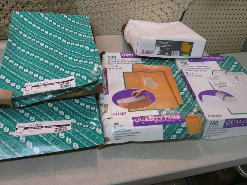 lot 19 image: Lot of 300 10 x 13 and 200 12 x ...