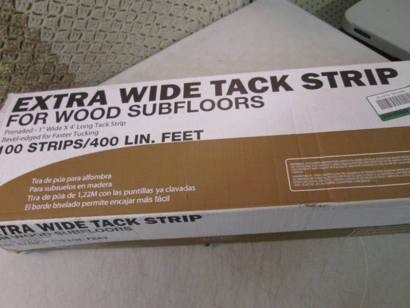 lot 20 image: Box of 100 Halex Extra Wide Carpet ...