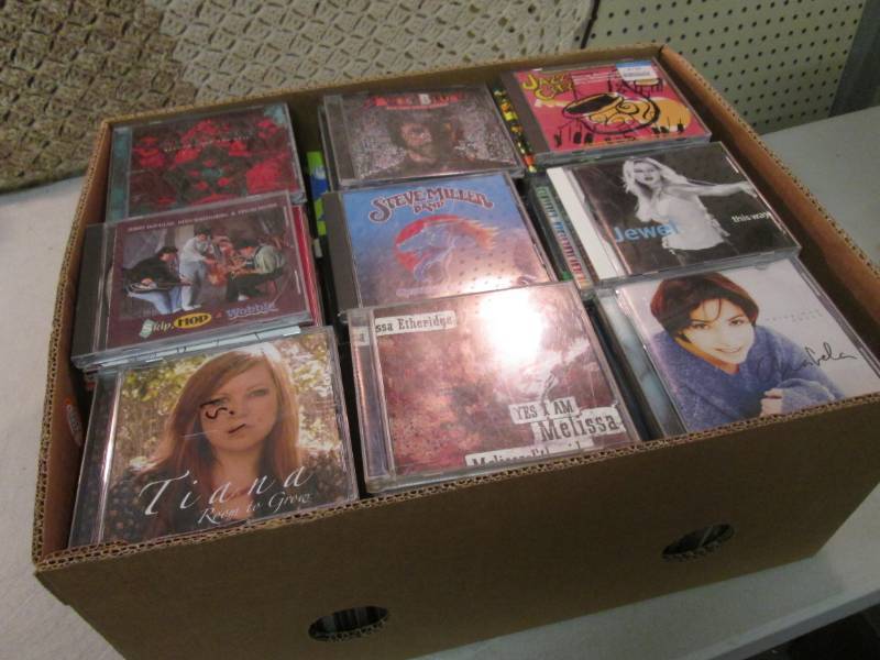 lot 55 image: Large Lot of CDs  CLR...