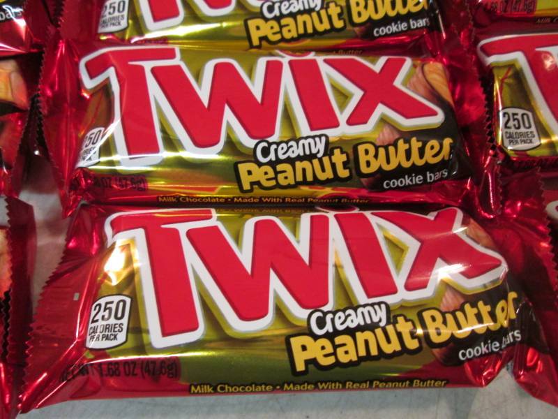 lot 80 image: 12 Twix Creamy Peanut Butter Candy ...