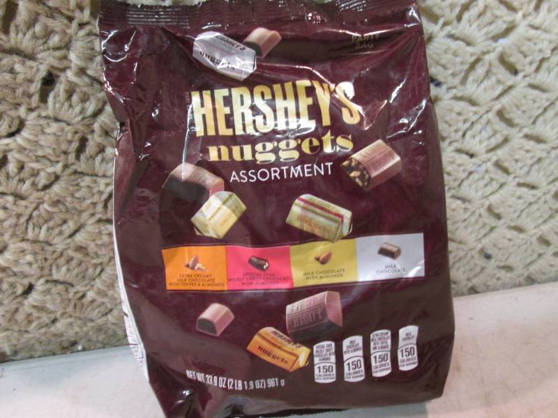 lot 97 image: Party Bag of Hersheys Nuggets Assor...