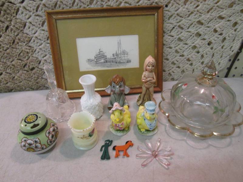 lot 108 image: Vintage Dome Covered Dish Chick S&P...