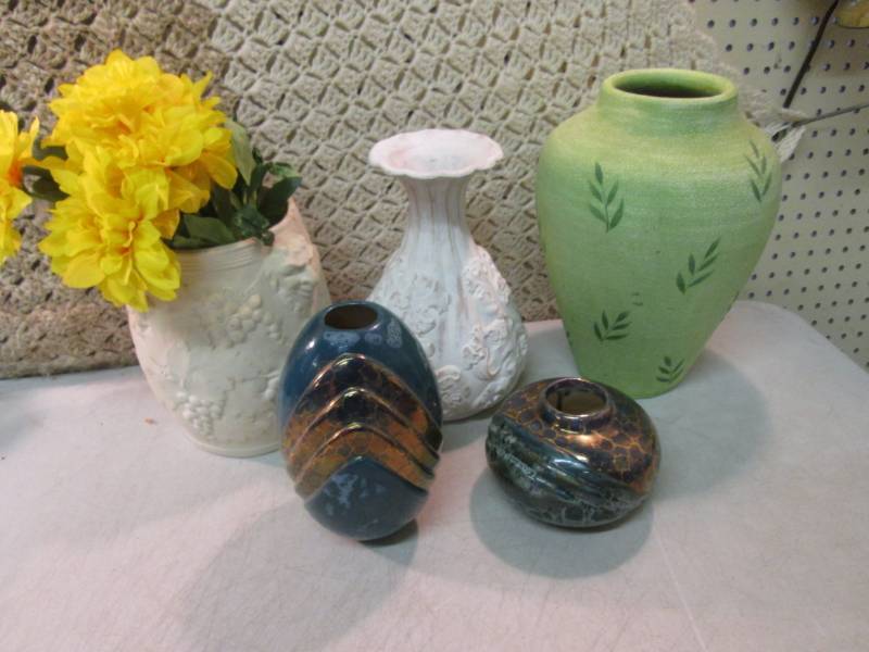 lot 111 image: Lot of Assorted Vases  A-2...