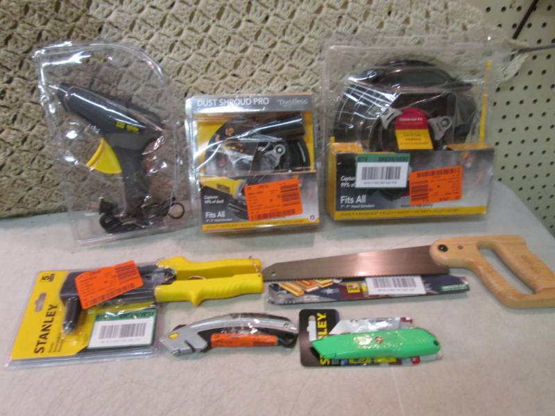 lot 126 image: Lot of Misc Tools  D-4...