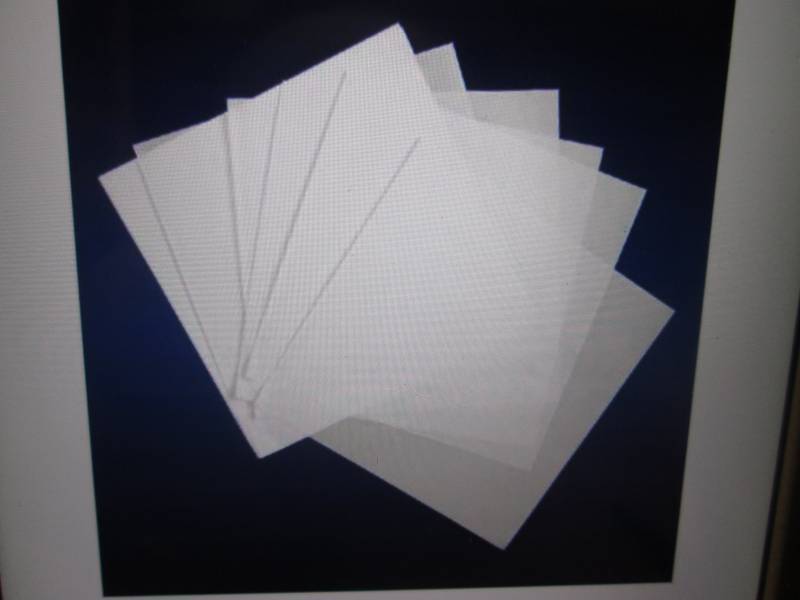 lot 143 image: Case of 2000 18 x 18 Deliwrap Wax...