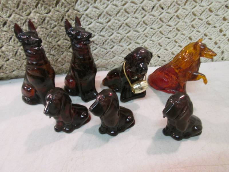 lot 153 image: Lot of Vintage Glass Avon Dog Figur...