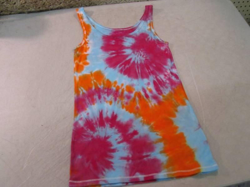 lot 167 image: Hand Made Tie-Die Tank Top Shirt Si...