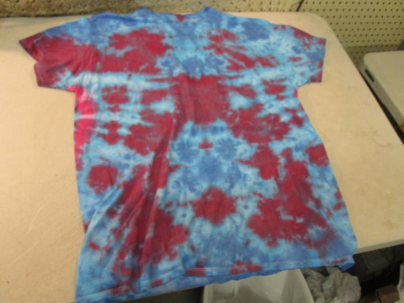 lot 169 image: Hand Made Tie-Die T-Shirt Size XL  ...