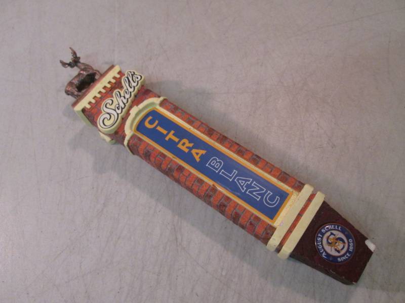 lot 193 image: Schells Citra Blanc Beer Tap Handl...