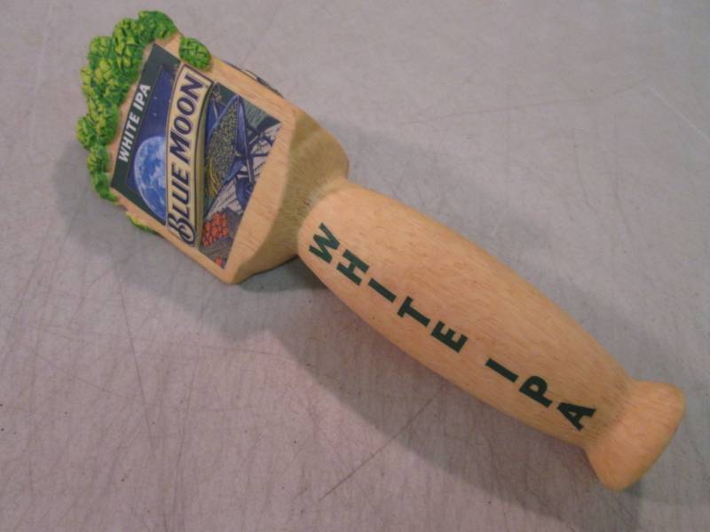 lot 200 image: Blue Moon White IPA Beer Tap Handle...